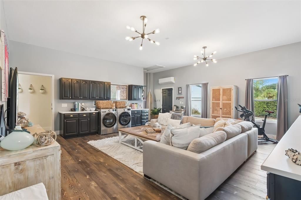 For Sale: $1,200,000 (5 beds, 4 baths, 3190 Square Feet)