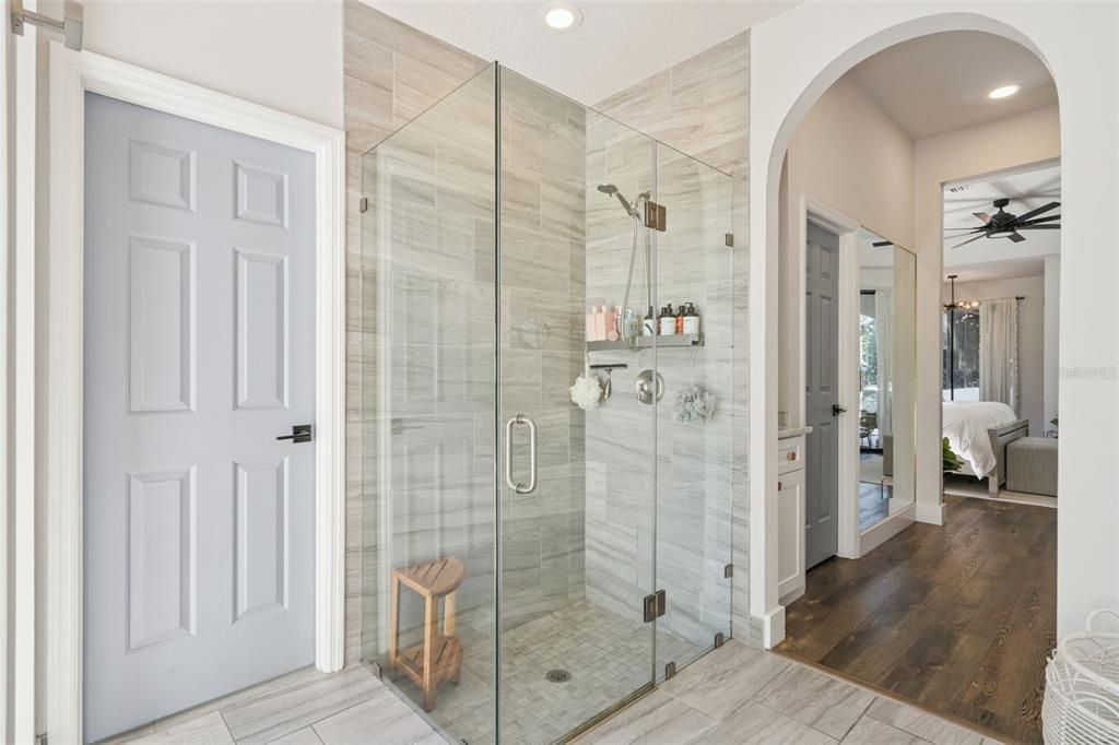 For Sale: $1,200,000 (5 beds, 4 baths, 3190 Square Feet)