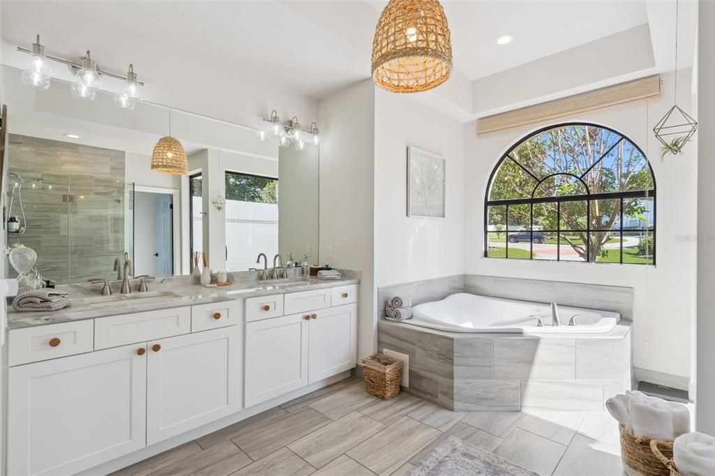 For Sale: $1,200,000 (5 beds, 4 baths, 3190 Square Feet)