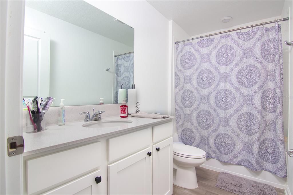 For Rent: $2,200 (4 beds, 2 baths, 1936 Square Feet)