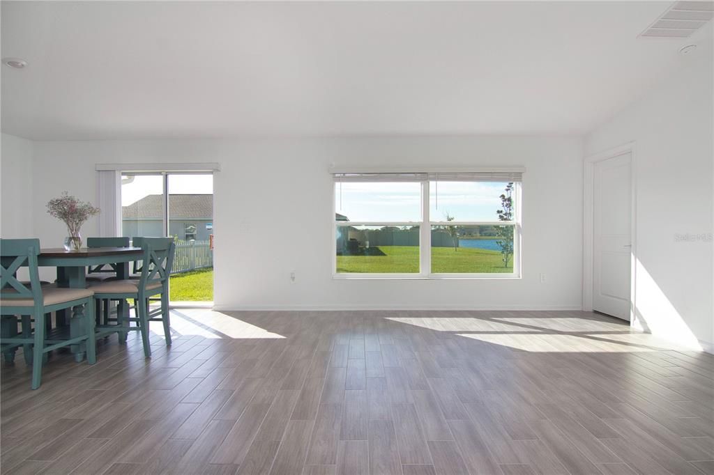 For Rent: $2,200 (4 beds, 2 baths, 1936 Square Feet)