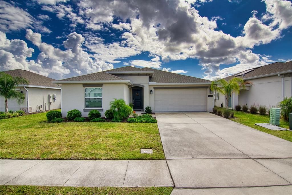 For Rent: $2,200 (4 beds, 2 baths, 1936 Square Feet)