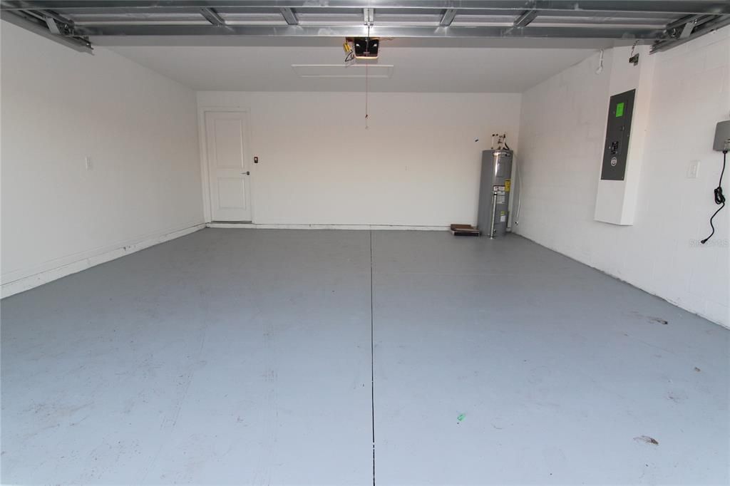 For Rent: $2,200 (4 beds, 2 baths, 1936 Square Feet)