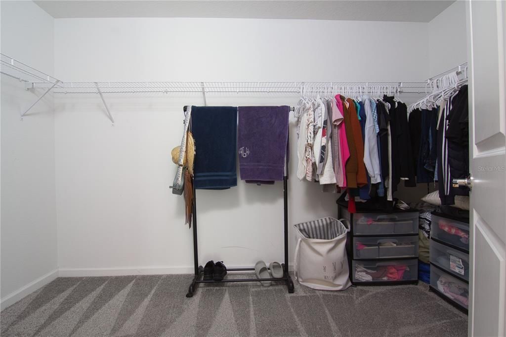 For Rent: $2,200 (4 beds, 2 baths, 1936 Square Feet)