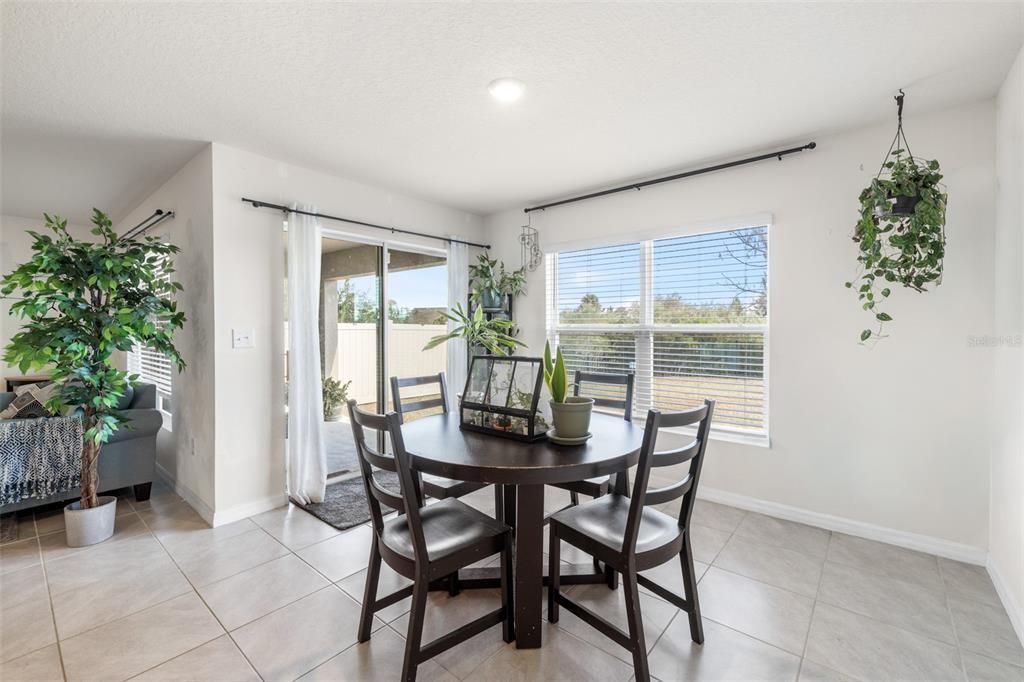 Под контрактом: $325,000 (3 спален, 2 ванн, 1672 Квадратных фут)