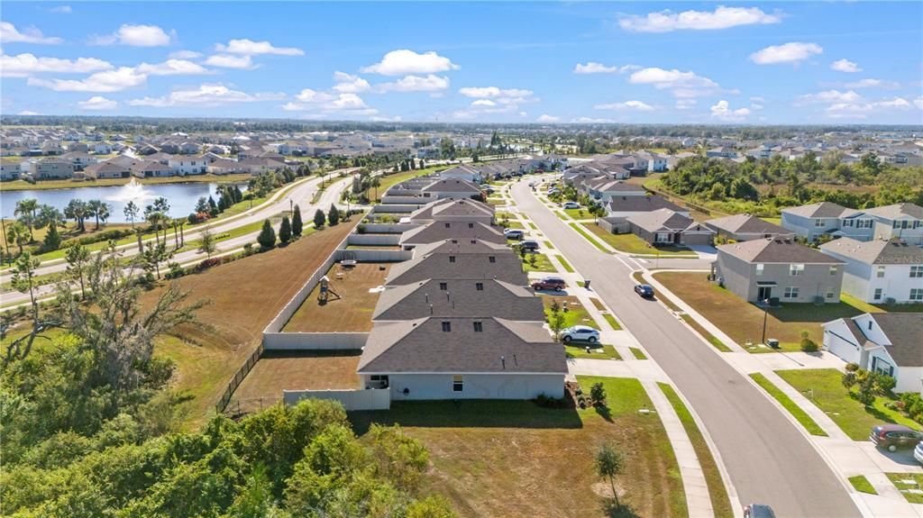 Под контрактом: $325,000 (3 спален, 2 ванн, 1672 Квадратных фут)