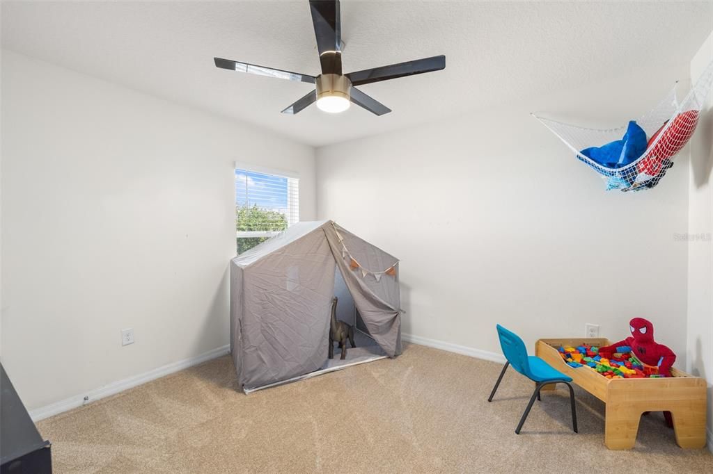 Под контрактом: $325,000 (3 спален, 2 ванн, 1672 Квадратных фут)