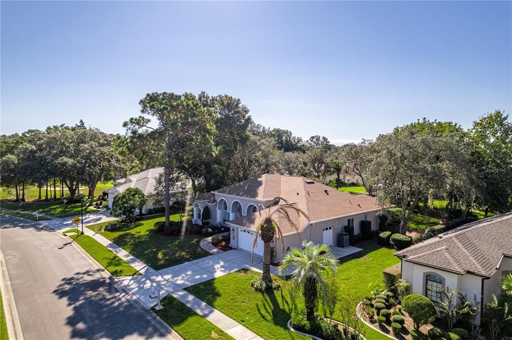 合同活跃: $486,000 (3 贝兹, 2 浴室, 2433 平方英尺)