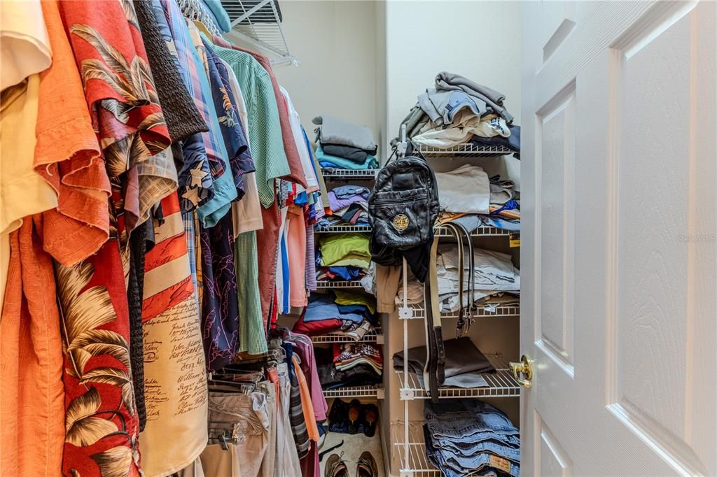 合同活跃: $486,000 (3 贝兹, 2 浴室, 2433 平方英尺)