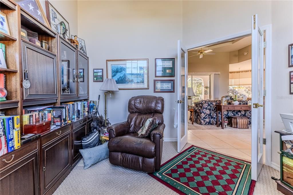 合同活跃: $486,000 (3 贝兹, 2 浴室, 2433 平方英尺)