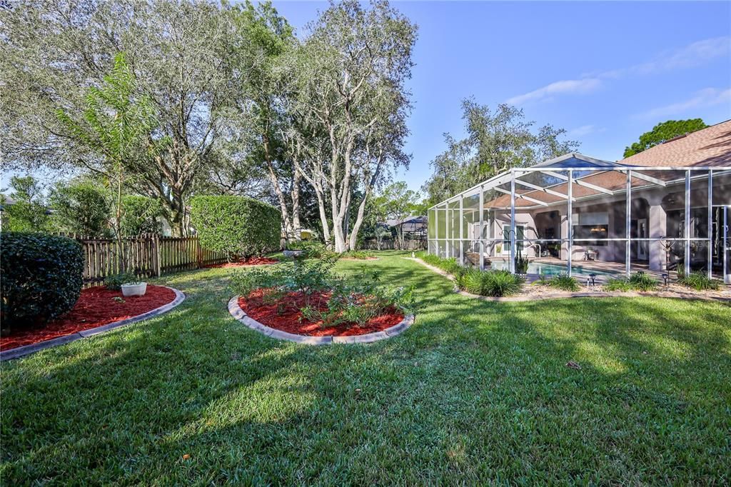 合同活跃: $486,000 (3 贝兹, 2 浴室, 2433 平方英尺)