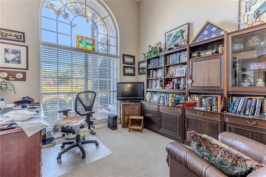 合同活跃: $486,000 (3 贝兹, 2 浴室, 2433 平方英尺)