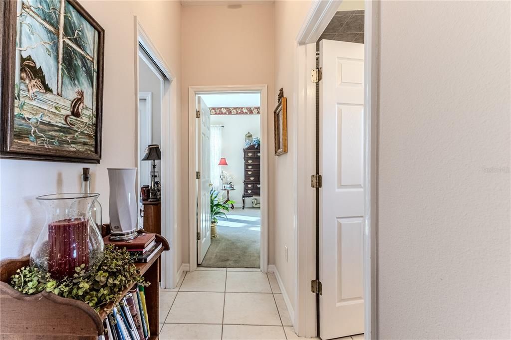 合同活跃: $486,000 (3 贝兹, 2 浴室, 2433 平方英尺)