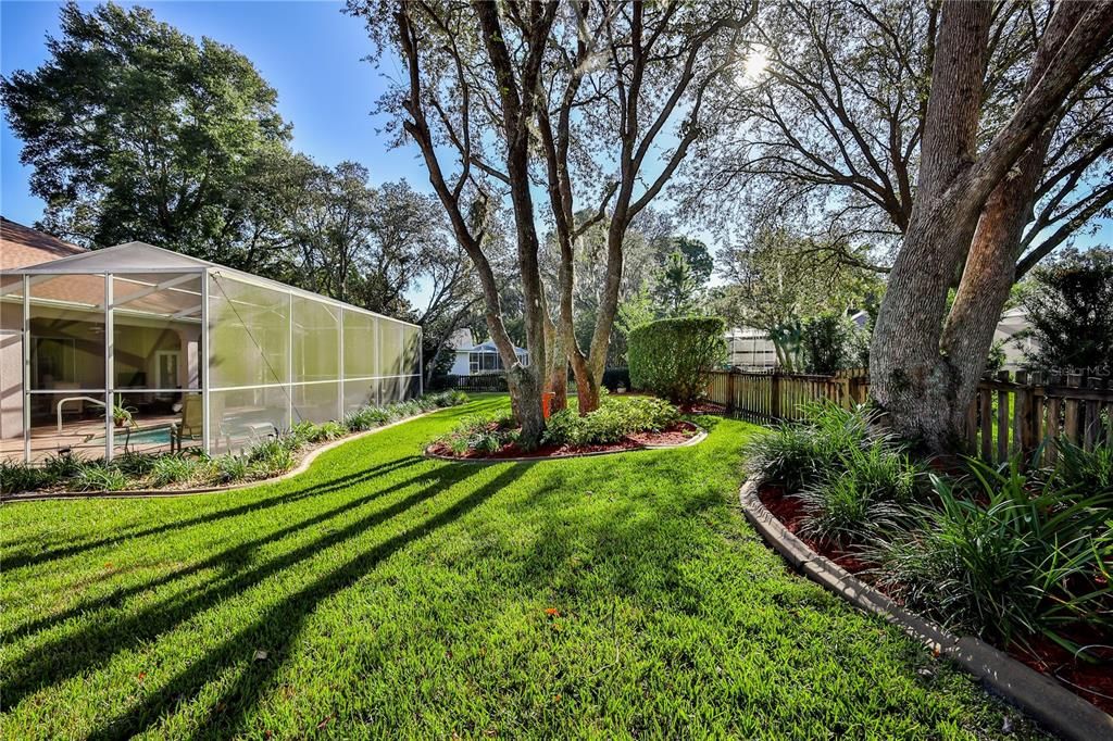 合同活跃: $486,000 (3 贝兹, 2 浴室, 2433 平方英尺)