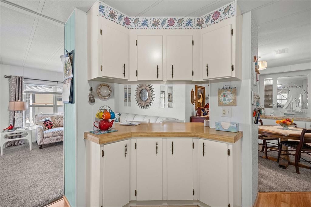 Active With Contract: $140,000 (2 beds, 2 baths, 1160 Square Feet)