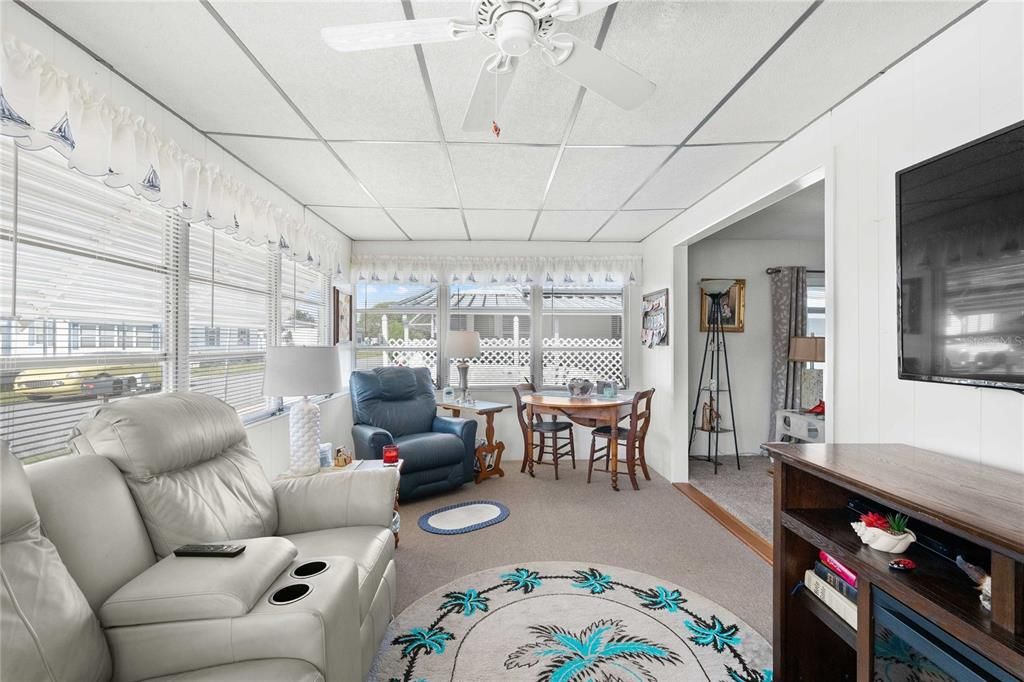 Active With Contract: $140,000 (2 beds, 2 baths, 1160 Square Feet)