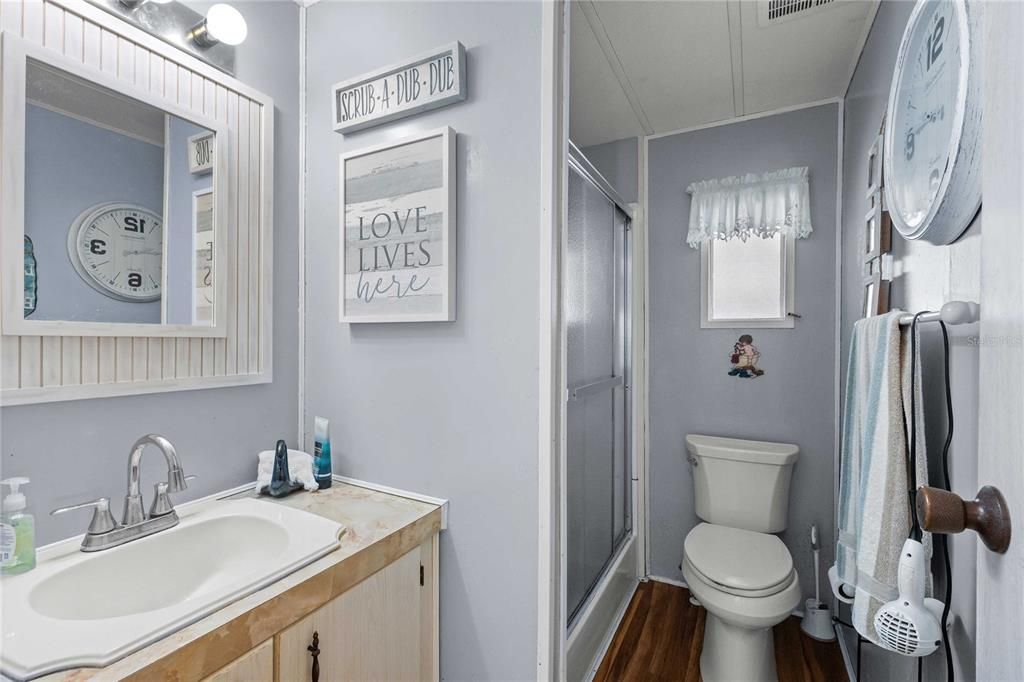 Active With Contract: $140,000 (2 beds, 2 baths, 1160 Square Feet)