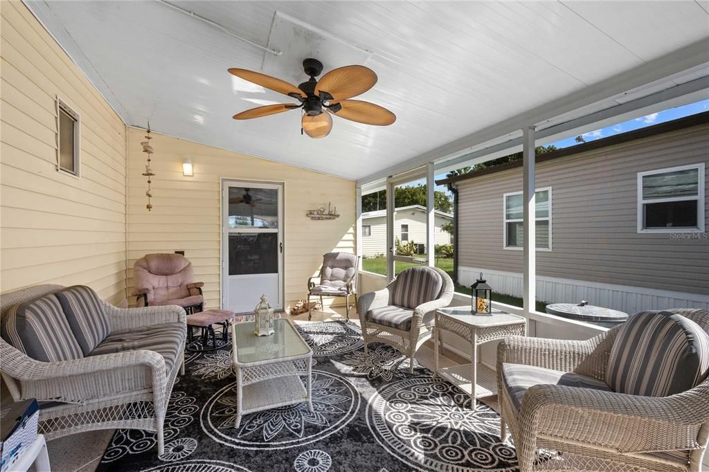 Active With Contract: $140,000 (2 beds, 2 baths, 1160 Square Feet)