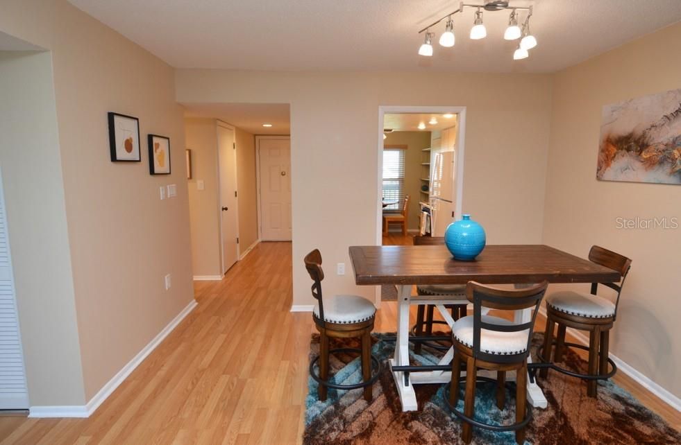 For Sale: $419,000 (2 beds, 2 baths, 1030 Square Feet)