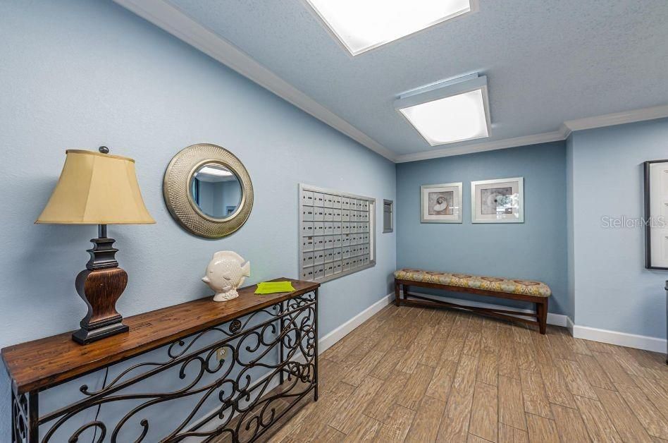 For Sale: $419,000 (2 beds, 2 baths, 1030 Square Feet)