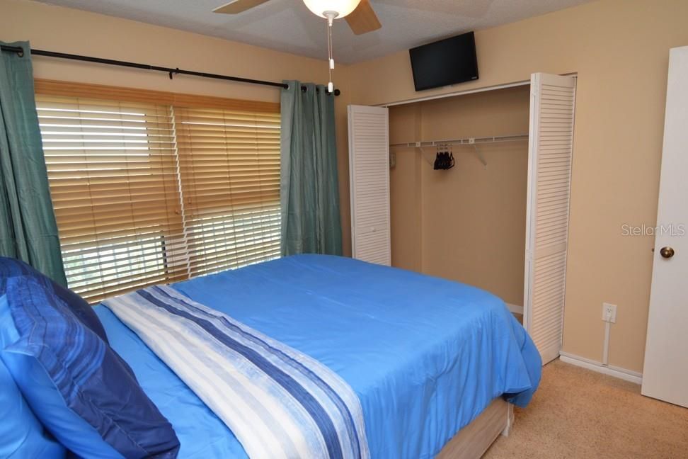 For Sale: $419,000 (2 beds, 2 baths, 1030 Square Feet)