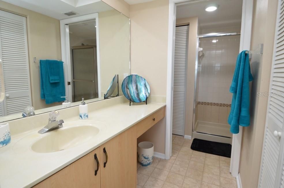 For Sale: $419,000 (2 beds, 2 baths, 1030 Square Feet)