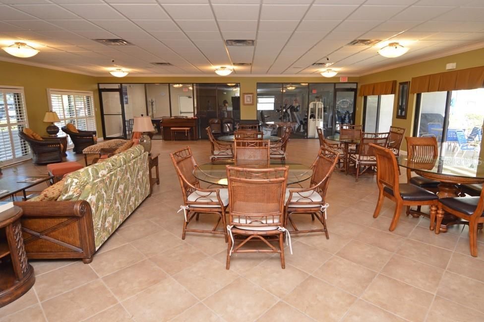 For Sale: $419,000 (2 beds, 2 baths, 1030 Square Feet)