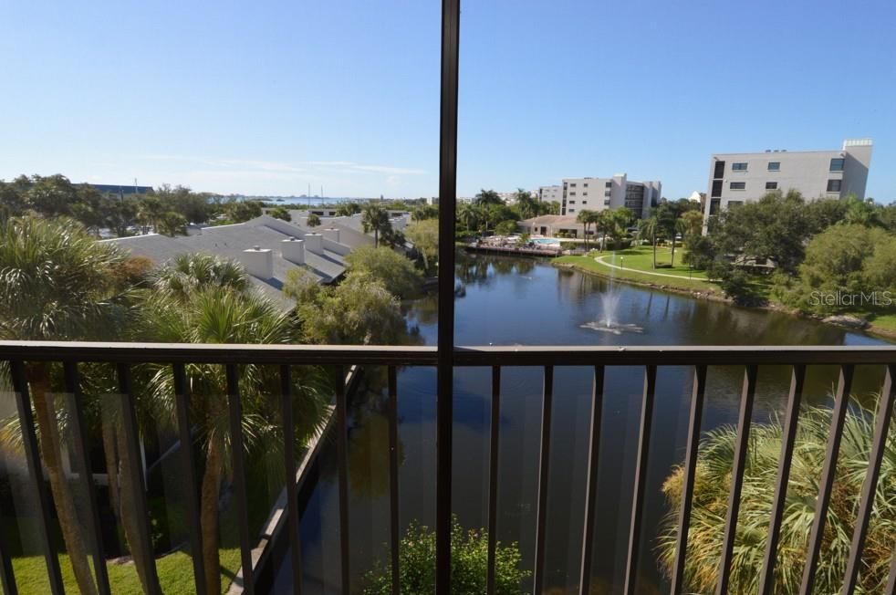 For Sale: $419,000 (2 beds, 2 baths, 1030 Square Feet)