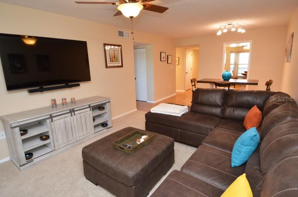 For Sale: $419,000 (2 beds, 2 baths, 1030 Square Feet)