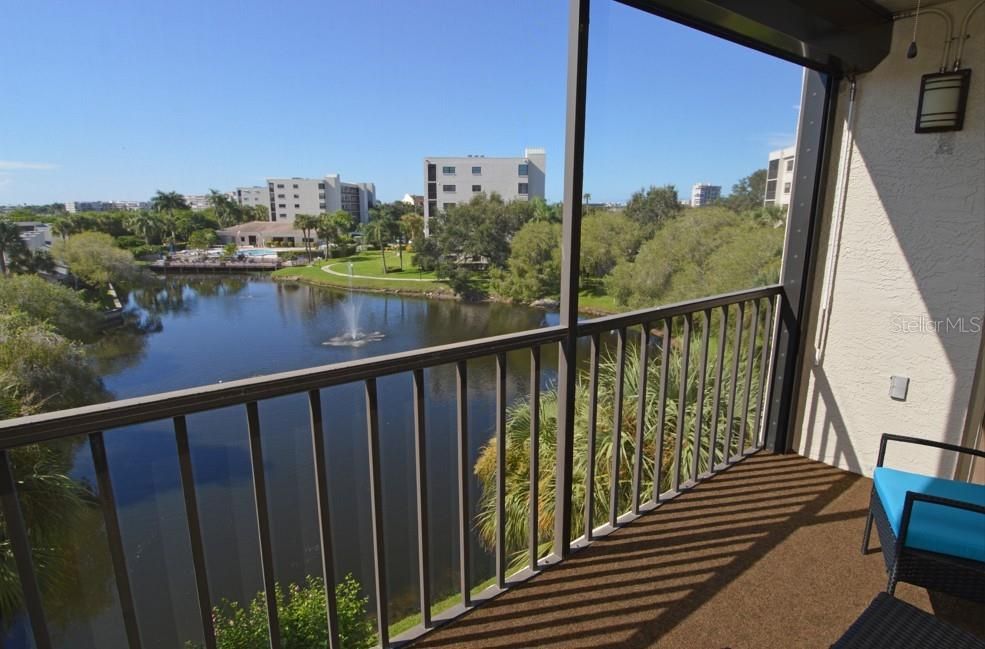 For Sale: $419,000 (2 beds, 2 baths, 1030 Square Feet)