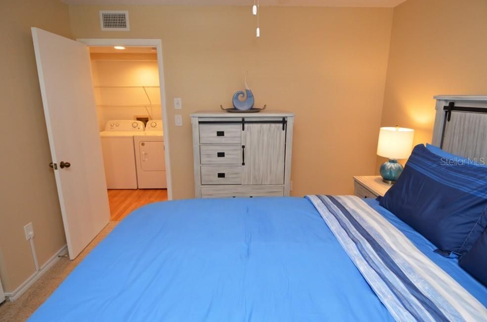 For Sale: $419,000 (2 beds, 2 baths, 1030 Square Feet)