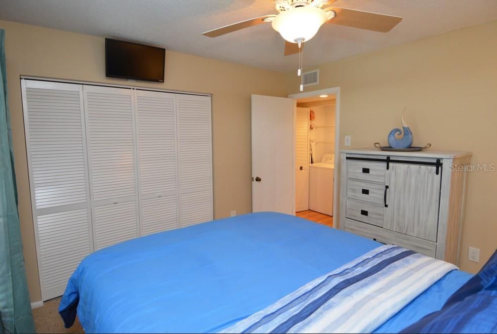 For Sale: $419,000 (2 beds, 2 baths, 1030 Square Feet)