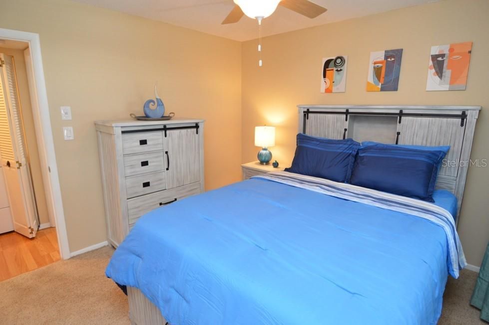 For Sale: $419,000 (2 beds, 2 baths, 1030 Square Feet)