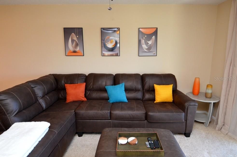 For Sale: $419,000 (2 beds, 2 baths, 1030 Square Feet)