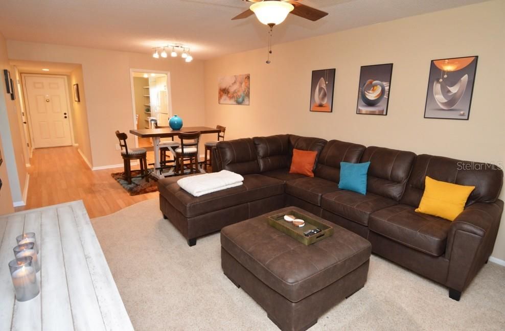 For Sale: $419,000 (2 beds, 2 baths, 1030 Square Feet)