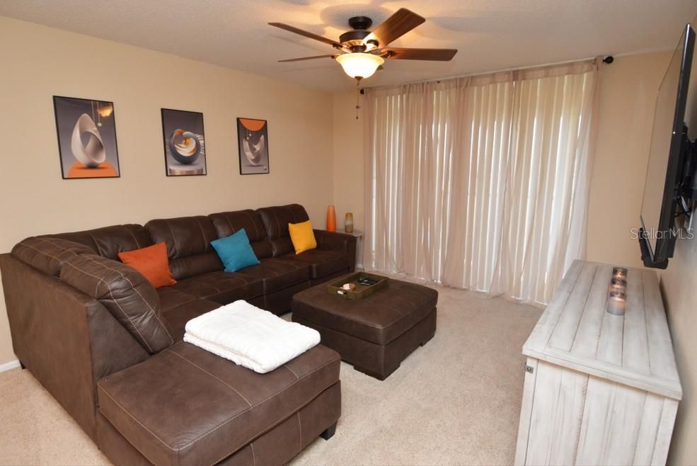 For Sale: $419,000 (2 beds, 2 baths, 1030 Square Feet)