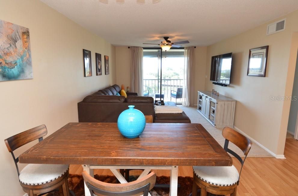 For Sale: $419,000 (2 beds, 2 baths, 1030 Square Feet)