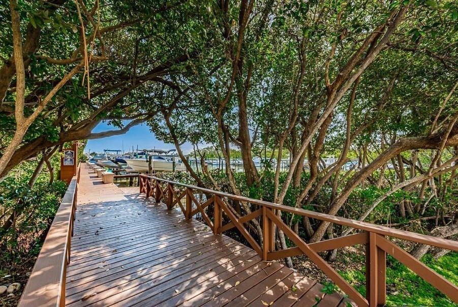 For Sale: $419,000 (2 beds, 2 baths, 1030 Square Feet)