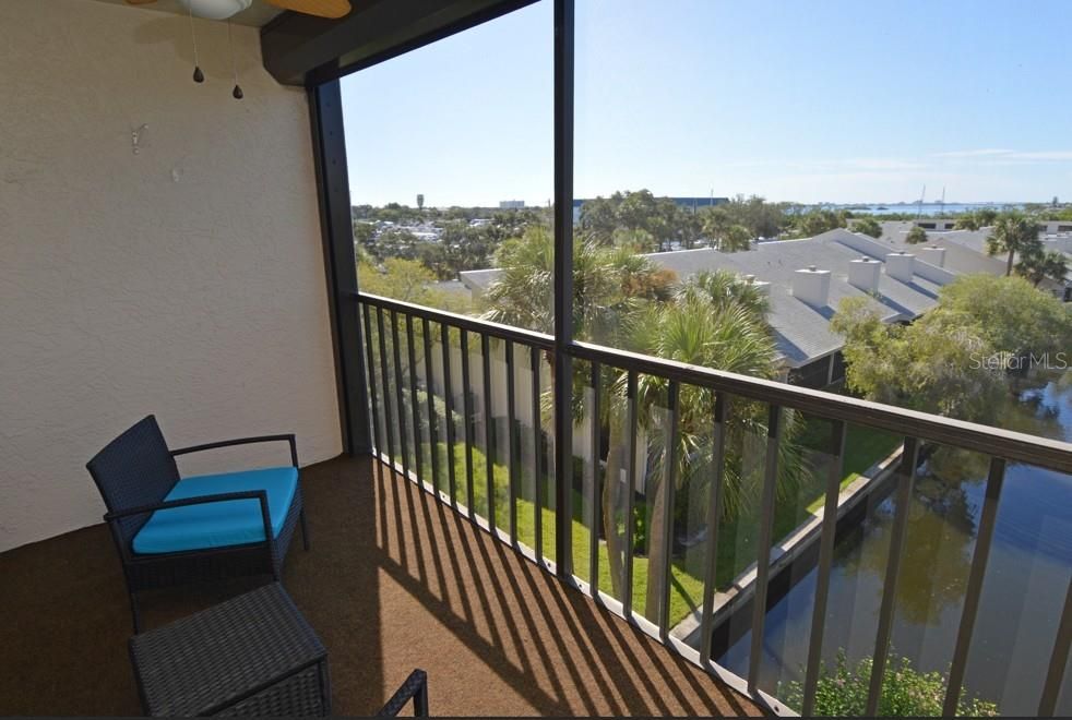 For Sale: $419,000 (2 beds, 2 baths, 1030 Square Feet)