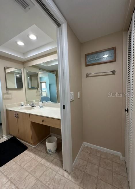 For Sale: $419,000 (2 beds, 2 baths, 1030 Square Feet)