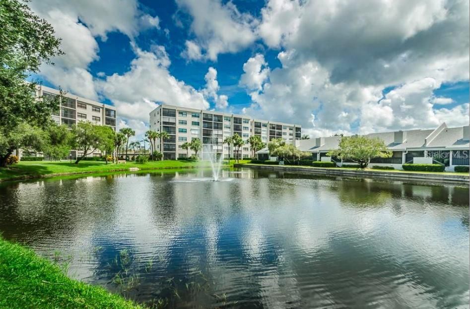 For Sale: $419,000 (2 beds, 2 baths, 1030 Square Feet)