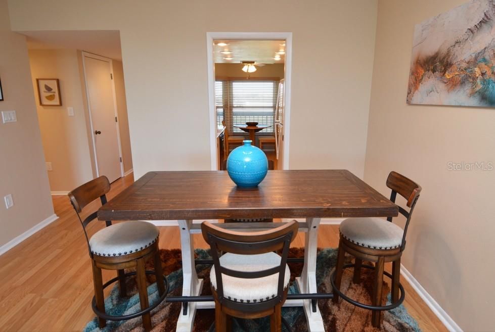 For Sale: $419,000 (2 beds, 2 baths, 1030 Square Feet)