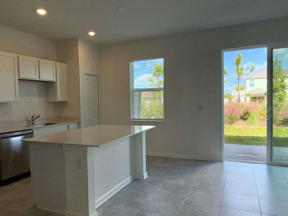 For Rent: $1,950 (3 beds, 2 baths, 1689 Square Feet)