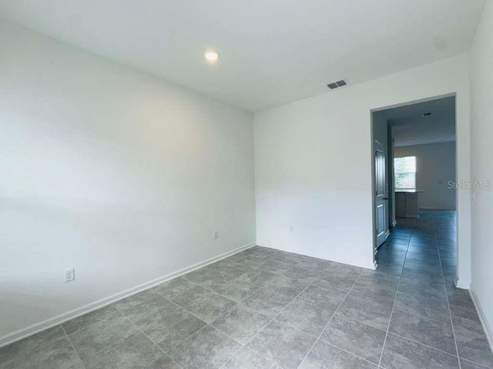 For Rent: $1,950 (3 beds, 2 baths, 1689 Square Feet)