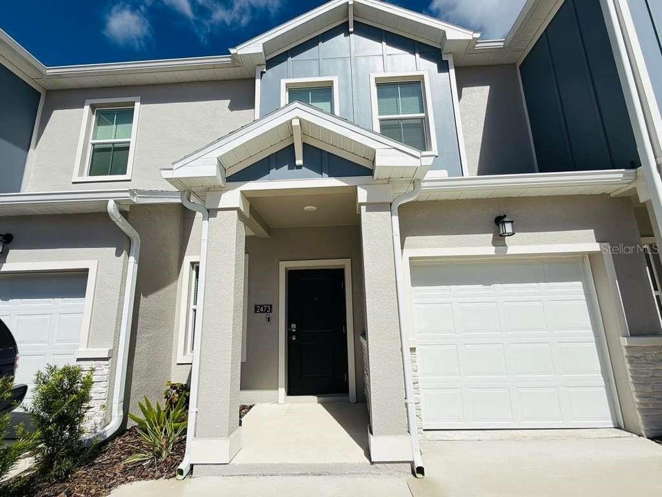 For Rent: $1,950 (3 beds, 2 baths, 1689 Square Feet)