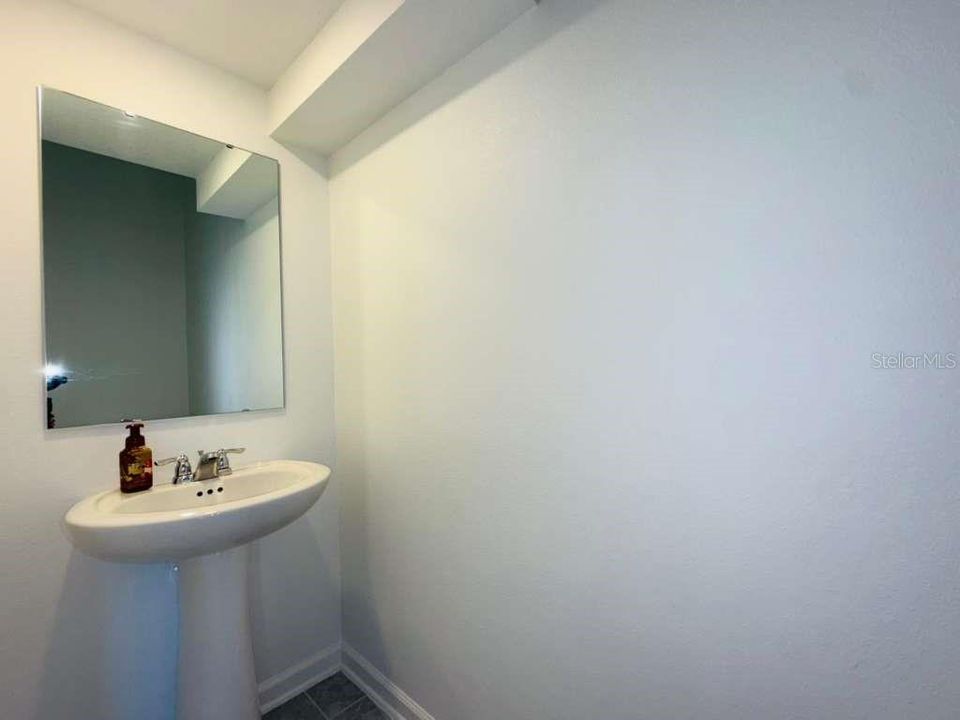 For Rent: $1,950 (3 beds, 2 baths, 1689 Square Feet)