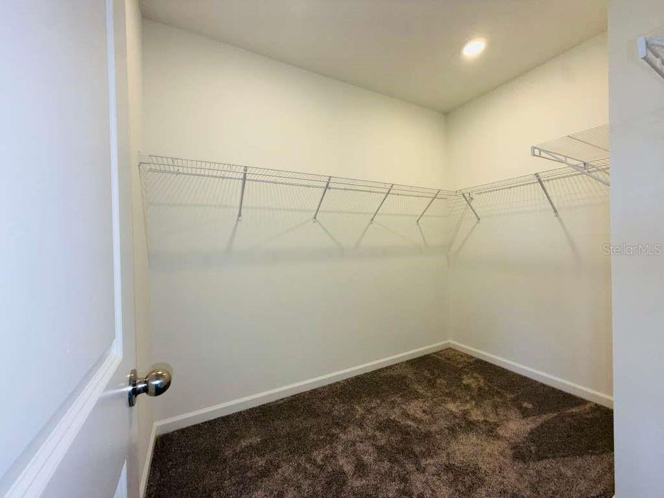 For Rent: $1,950 (3 beds, 2 baths, 1689 Square Feet)