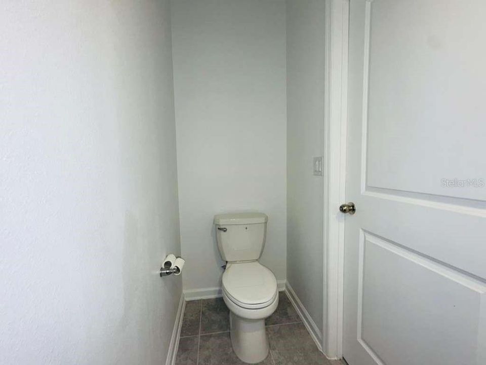 For Rent: $1,950 (3 beds, 2 baths, 1689 Square Feet)