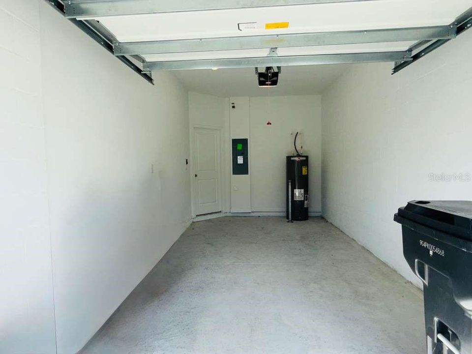 For Rent: $1,950 (3 beds, 2 baths, 1689 Square Feet)