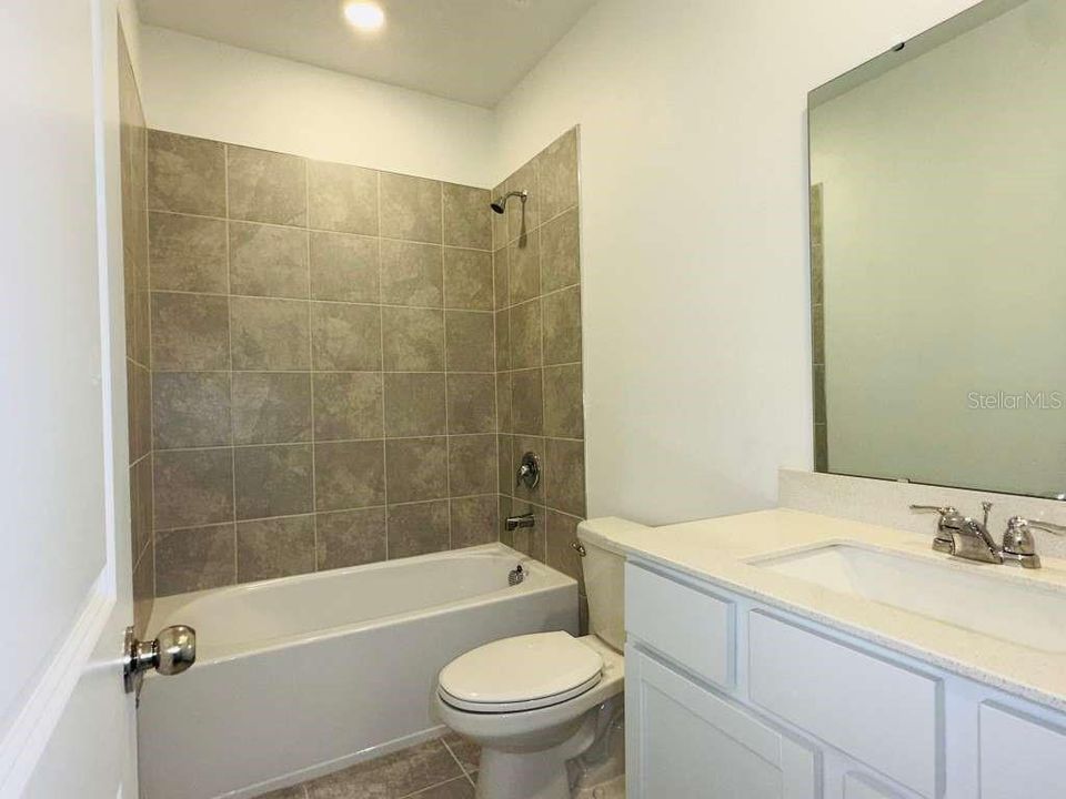 For Rent: $1,950 (3 beds, 2 baths, 1689 Square Feet)